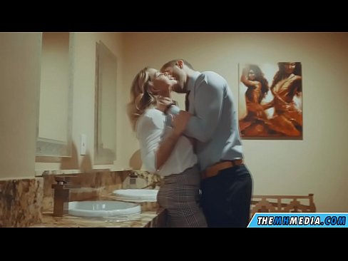 ❤️ När en bystig blondin förför dig på en offentlig toalett ❤️ Sluts at us sv.xxxpornolive.ru ️❤